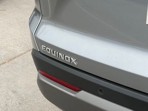 Used 2025 Chevrolet Equinox LT FWD image 4