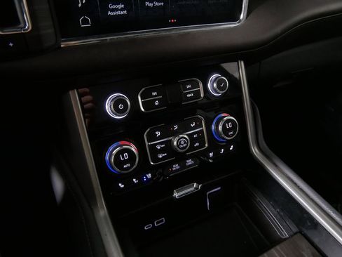 Used 2023 GMC Yukon Denali AWD/4WD image 25
