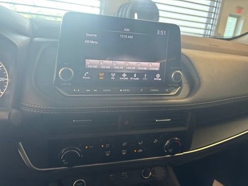 Used 2023 Nissan Rogue S FWD image 26