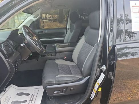 Used 2017 Toyota Tundra SR5 w/ SR5 Upgrade Package image 17