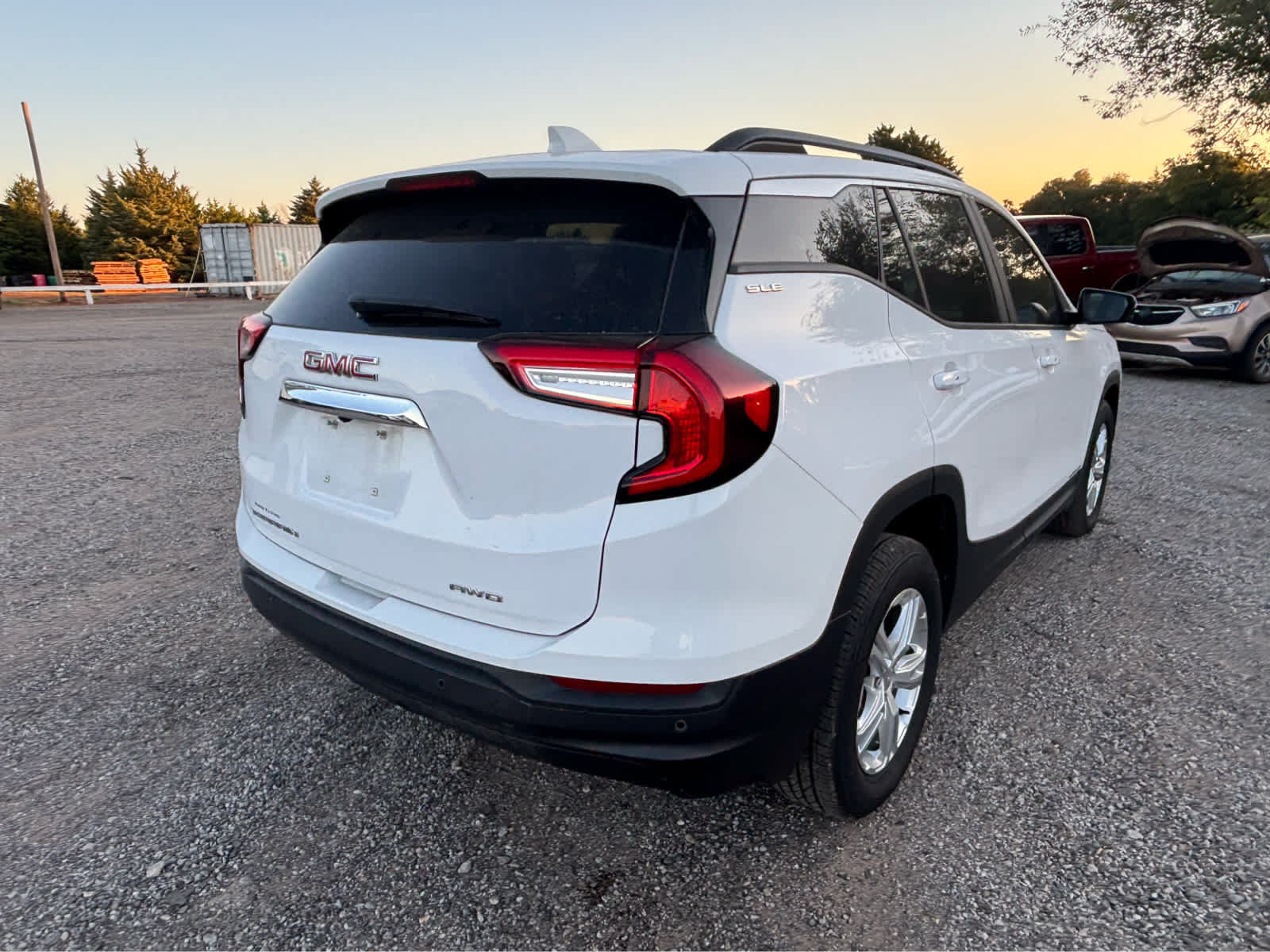 Used 2024 GMC Terrain SLE w/ Driver Convenience Package AWD/4WD image 7