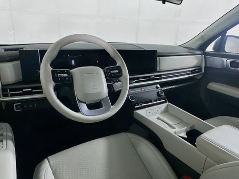 Used 2025 Hyundai Santa Fe SEL image 18