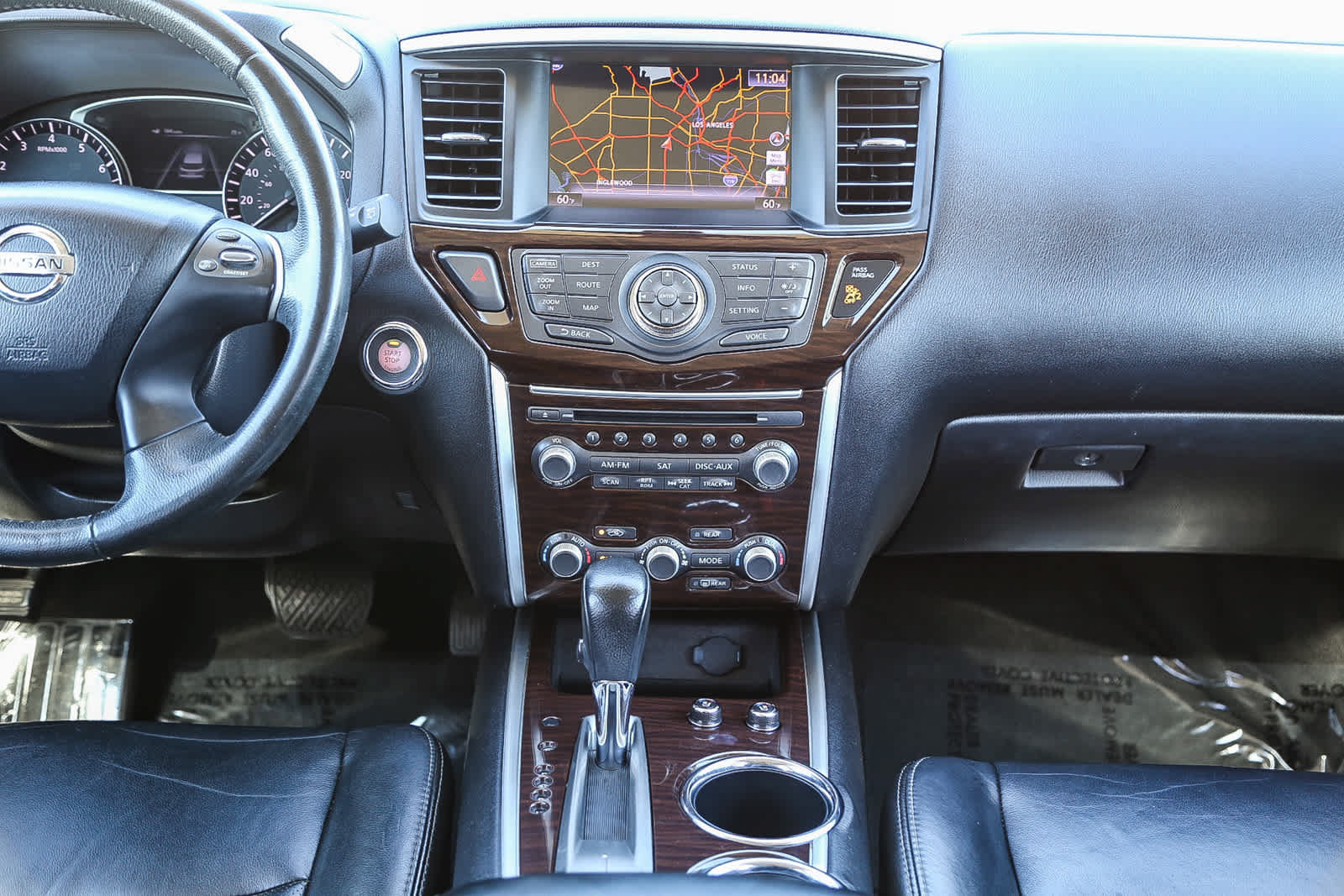Used 2013 Nissan Pathfinder Platinum FWD image 12