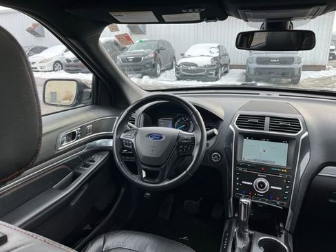 Used 2018 Ford Explorer Sport w/ Equipment Group 401A image 43