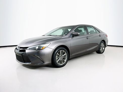 Used 2015 Toyota Camry SE image 3