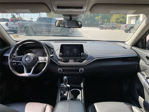 Used 2024 Nissan Altima 2.5 SR image 17