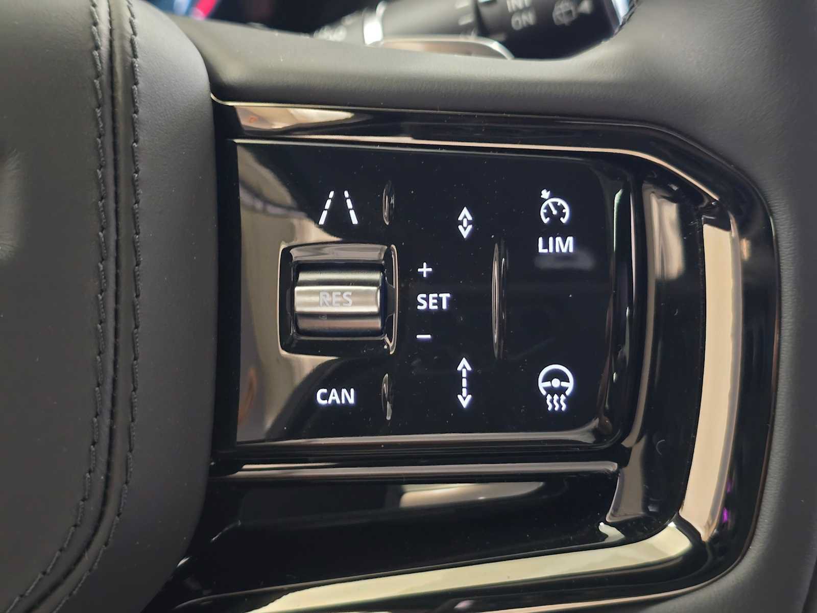 New 2026 Land Rover Range Rover Velar S AWD/4WD image 31