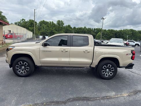 Used 2024 Chevrolet Colorado Z71 w/ Z71 Convenience Package 2 AWD/4WD image 4