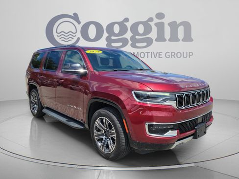 Used 2024 Jeep Wagoneer Series II w/ Flexible Seating Group RWD image 4
