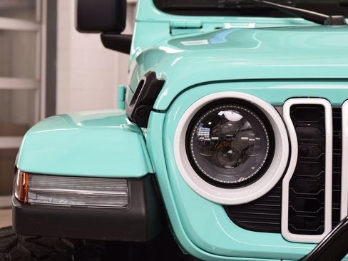 Used 2025 Jeep Gladiator Sport image 10