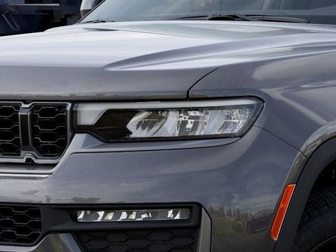 New 2026 Jeep Grand Cherokee Limited w/ Limited Altitude Package AWD/4WD image 10