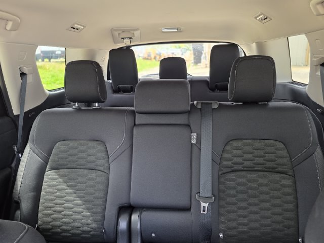 Used 2025 Nissan Pathfinder SV FWD image 18