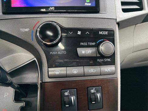 Used 2012 Toyota Venza XLE w/ XLE Premium Pkg image 25