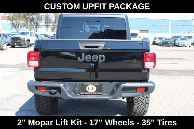 Used 2023 Jeep Gladiator Sport AWD/4WD image 6