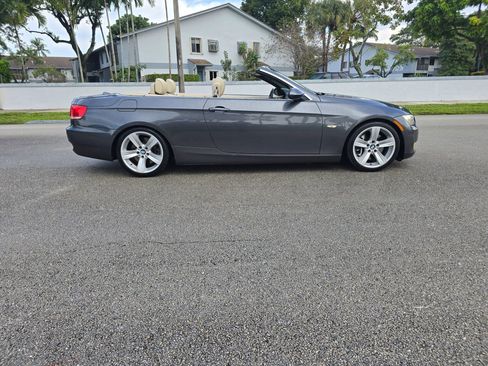 Used 2008 BMW 335i Convertible w/ Premium Pkg image 4