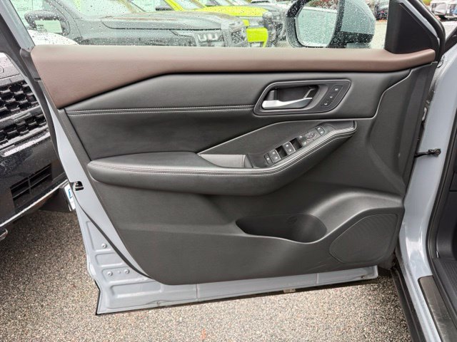 Certified 2023 Nissan Rogue SL w/ SL Premium Package AWD/4WD image 9