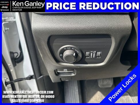 Certified 2025 Jeep Grand Cherokee Laredo AWD/4WD image 14
