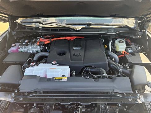 New 2026 Toyota Tundra Limited AWD/4WD image 11