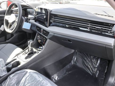 New 2026 Volkswagen Jetta SE FWD image 42