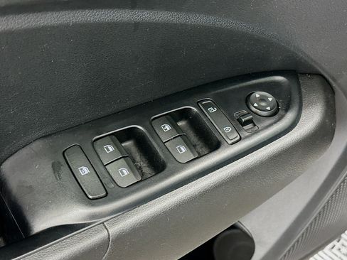 Used 2021 Hyundai Venue SE FWD image 15