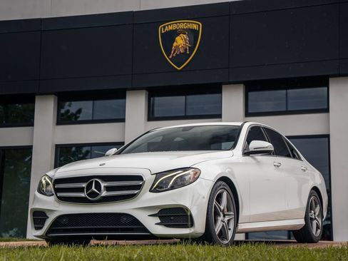 Used 2017 Mercedes-Benz E 300 4MATIC image 1