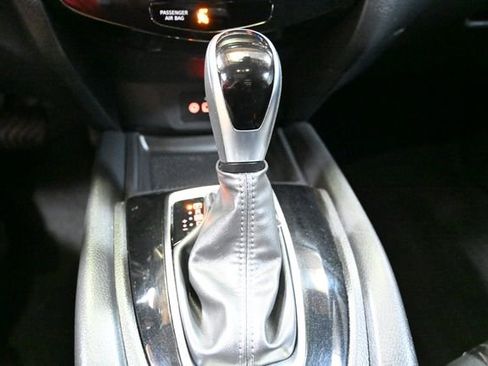 Used 2020 Nissan Rogue S AWD/4WD image 25