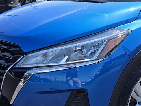 Used 2023 Nissan Kicks S image 18