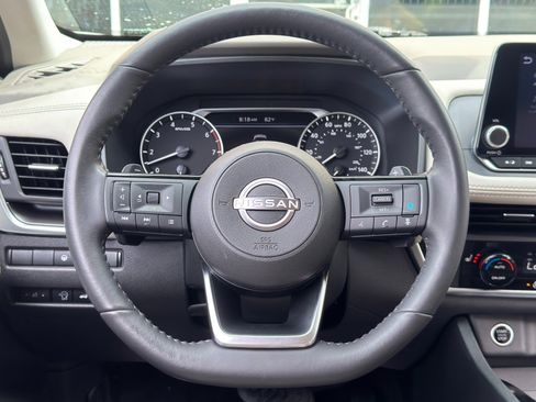 Used 2023 Nissan Rogue SV w/ SV Premium B Package FWD image 19