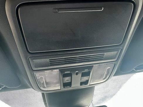 Used 2025 Honda Odyssey Sport-L image 17