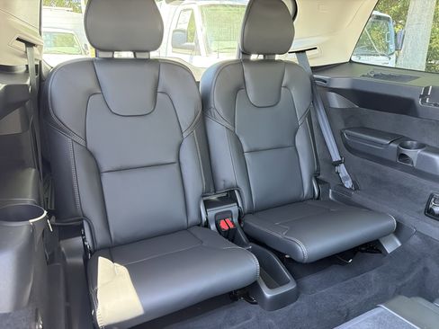 Used 2025 Volvo XC90 B6 Ultra w/ Lounge Package AWD/4WD image 33