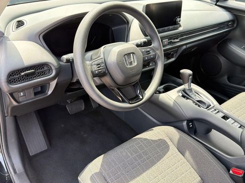 Used 2025 Honda HR-V LX image 4