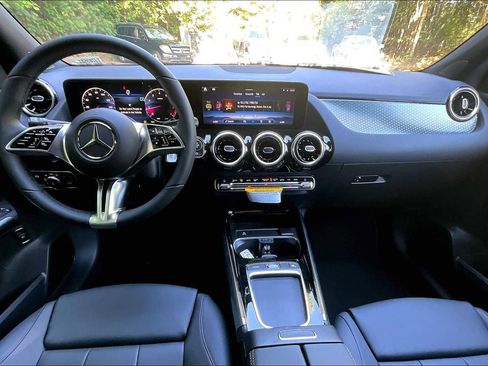 New 2026 Mercedes-Benz GLA 250 4MATIC image 8