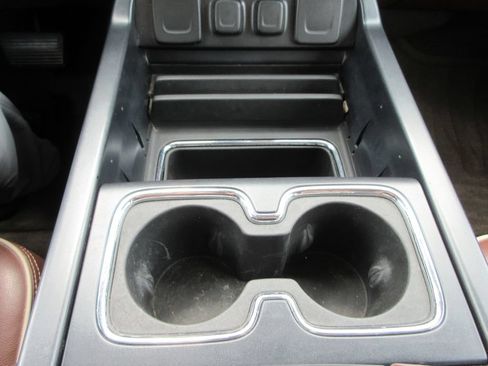Used 2014 Chevrolet Silverado 1500 High Country w/ High Country Premium Package AWD/4WD image 22
