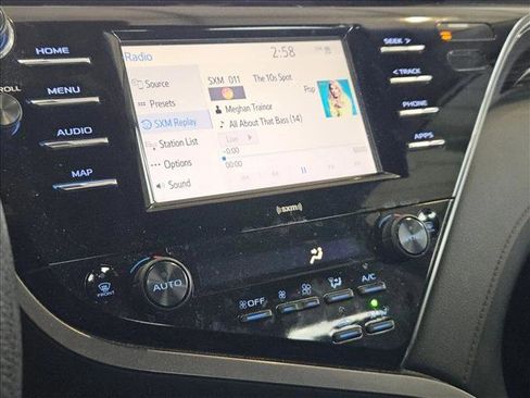 Used 2020 Toyota Camry LE image 10