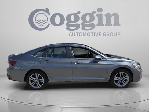 Used 2023 Volkswagen Jetta SE w/ Panoramic Sunroof Package FWD image 6