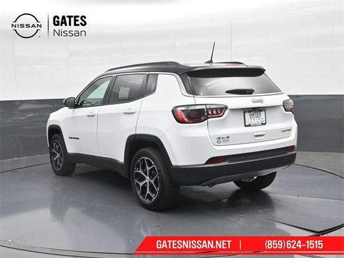 Used 2024 Jeep Compass Limited image 8