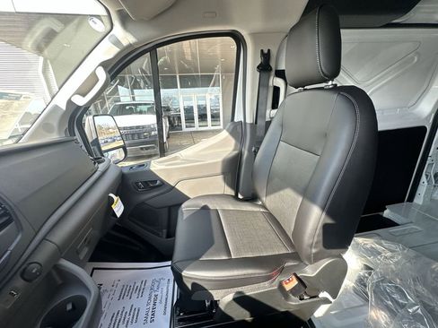 New 2026 Ford Transit 250 Low Roof RWD image 11