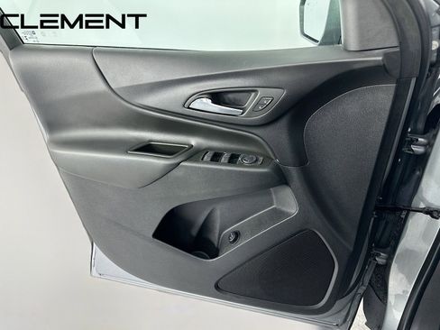 Used 2023 Chevrolet Equinox LT image 27