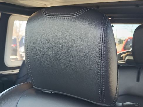 Used 2021 Jeep Wrangler Unlimited Sahara image 14