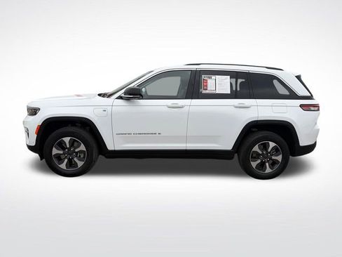 Used 2022 Jeep Grand Cherokee Limited 4xe w/ Luxury Tech Group II AWD/4WD image 3