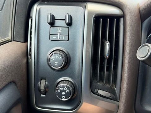 Used 2018 Chevrolet Silverado 1500 LT w/ All Star Edition AWD/4WD image 17