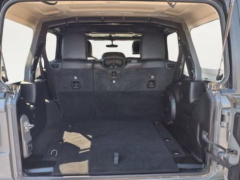 Used 2021 Jeep Wrangler Unlimited Rubicon AWD/4WD image 9