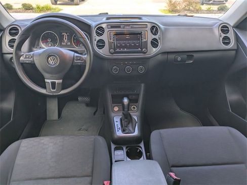 Used 2018 Volkswagen Tiguan Limited w/ Premium Package image 23
