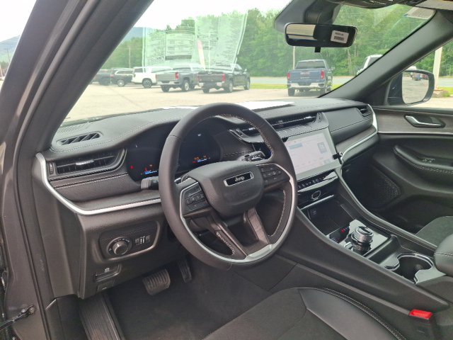 New 2026 Jeep Grand Cherokee Altitude AWD/4WD image 13