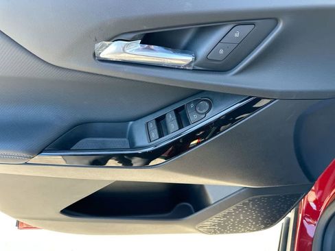 New 2025 Chevrolet Equinox LT image 23