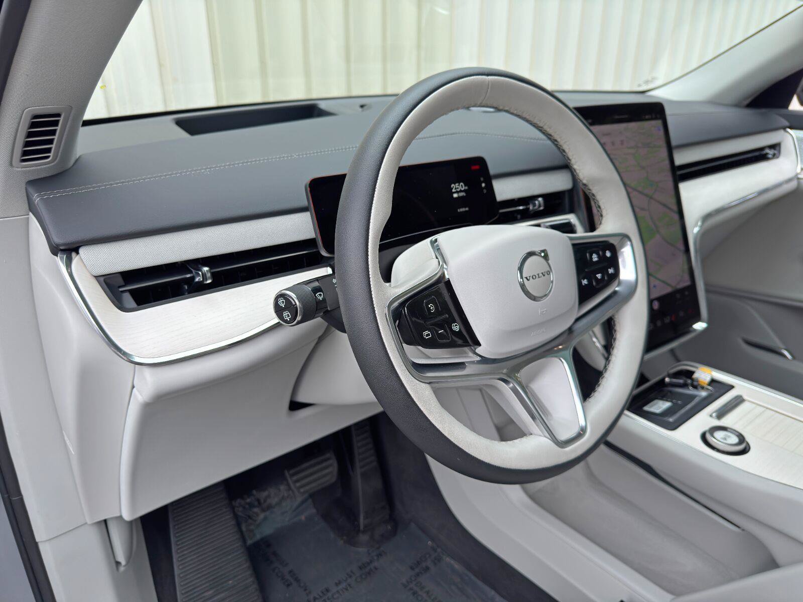 Used 2025 Volvo EX90 Ultra AWD/4WD image 14