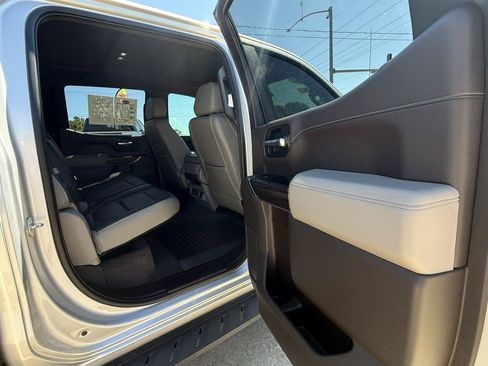 Used 2022 Chevrolet Silverado 1500 RST w/ Z71 Off-Road Package AWD/4WD image 36