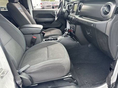 Used 2022 Jeep Wrangler Unlimited Rubicon 4xe w/ Cold Weather Group AWD/4WD image 35