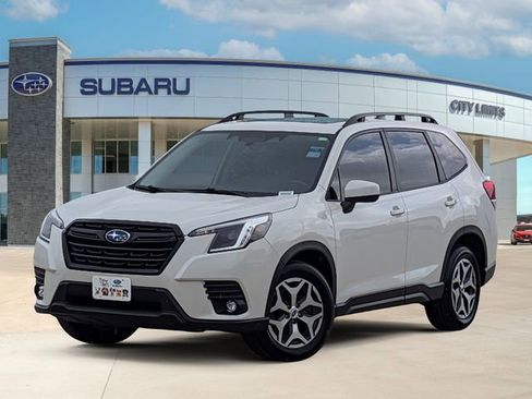 Used 2024 Subaru Forester Premium AWD/4WD image 1