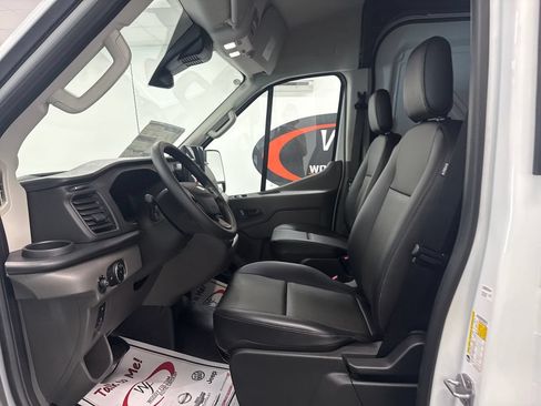 New 2026 Ford Transit 250 148 Medium Roof RWD image 9
